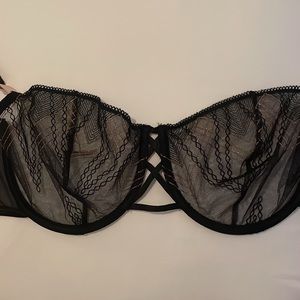 34E : Mesh Chantelle Bra